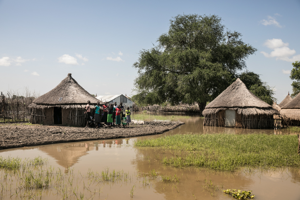 Überschwemmtes Dorf in Ulang, Südsudan.