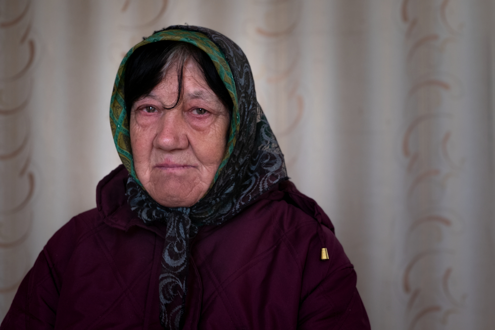 Die 70-jährigen Valentyna verlor ihren Sohn im Krieg. Sie erhält psychologische Unterstützung von uns.