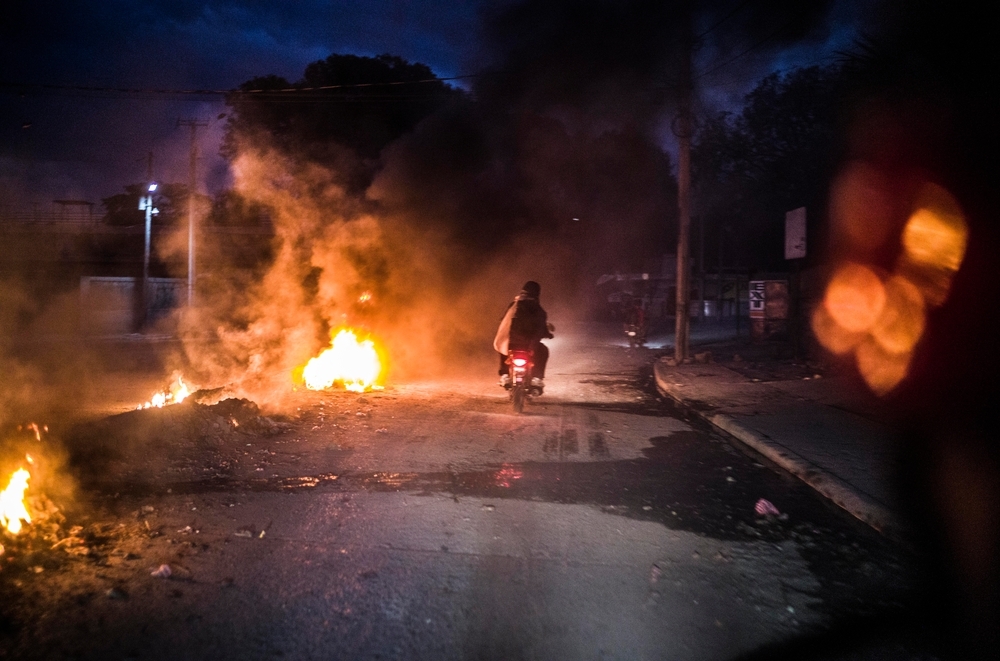 Es brennt auf dieser Straße in Port-Au-Prince