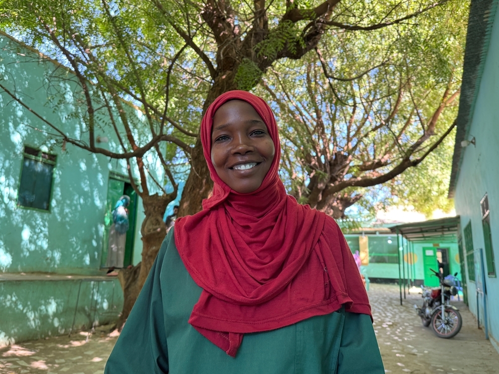 Unsere Mitarbeiterin Hagwa in Innenhof