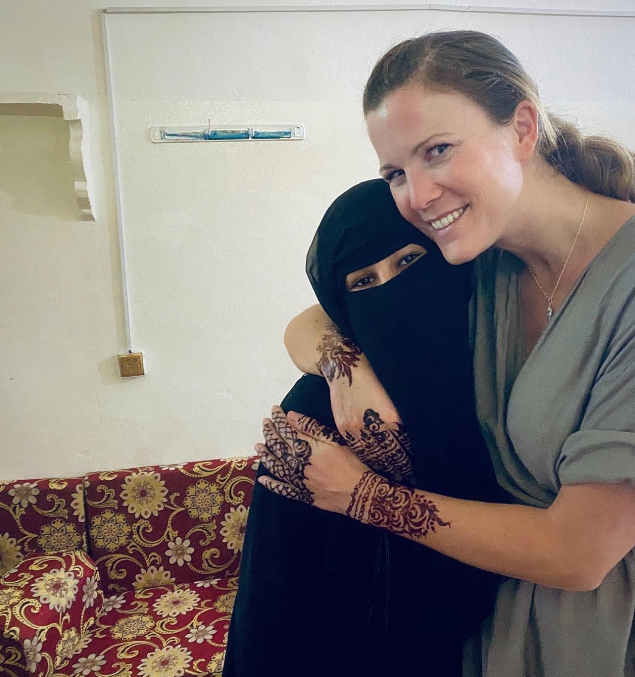 Annette Werner und ihre Kollegin aus dem Krankenhaus in Khamer, Jemen
