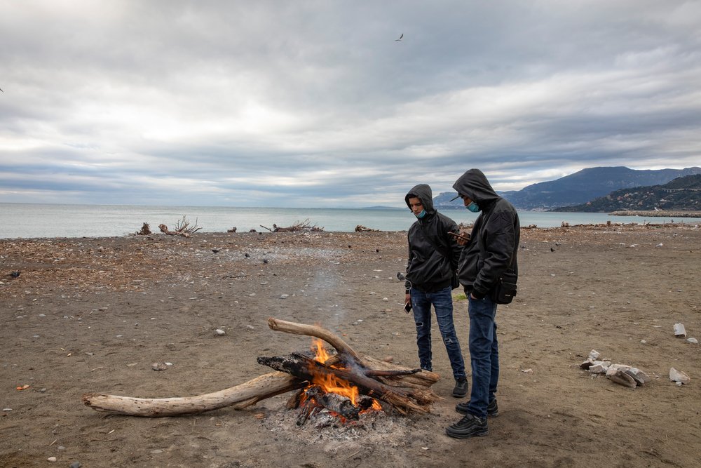 Geflüchtete am Strand von Ventimiglia