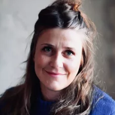 Portrait Julia von Hake