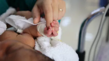 Neugeborenes im Al Jamhouri Krankenhaus Jemen