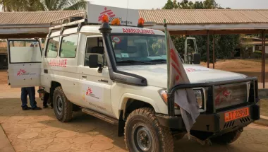 Unser Rettungsdienst vor dem Krankenhaus im Mamfe Distrikt, Südwest-Kamerun