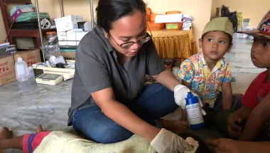 Behandlung Kopfwunde bei Kind