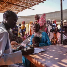 Nord-Dafur: Gesundheitszentrum im Camp Samsam Unser Gesundheitszentrum im Camp Samsam, in Nord-Dafur. Dort mussten wir bereits im Januar massive Raten an schwerer Mangelernährung feststellen.