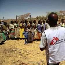 Patientinnen einer mobilen Klinik in Tigray