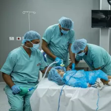 Im Operationssaal des Al-Awda-Krankenhauses in Gaza 