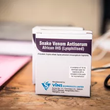 Ein Gegengift bei Schlangenbissen 