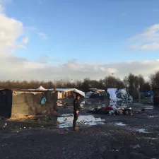 notunterkuenfte fluechtlinge grande synthe frankreich