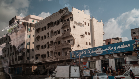 Straßenbild von Aden im Kriegsgebiet Jemen