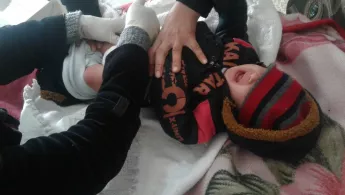 Impfung im bombardierten Gesundheitszentrum Mischmischan