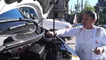 Mit dem Krankenwagen on Tour in El Salvador