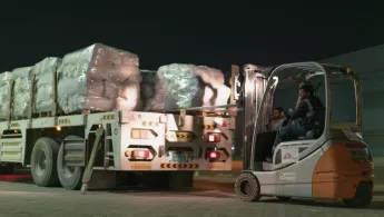 Ein erster  Konvoi konnte endlich viel gebrauchtes Material nach Syrien bringen.