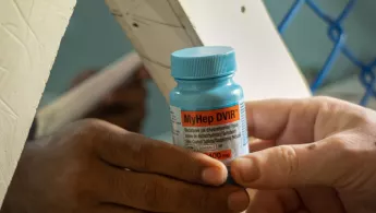 Im Geflüchteten Camp Cox Bazar in Bangladesch behandeln wir Menschen mit Hepatits C.