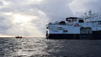 Das Rettungsschiff Geo Barents von Ärzte ohne Grenzen auf dem Mittelmeer