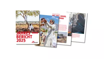 Exemplarische Seiten des Jahresberichts mit Bildern und Text nebeneinander