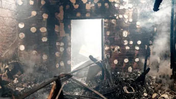 Haus nach Beschuss in Mariupol, Ukraine