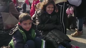 Bootsflüchtlinge kommen in Griechenland an