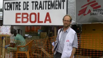 Maximilian Gertler, Arzt und Epidemologe für Ärzte ohne Grenzen in Westafrika