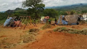 Menschen aus Mosambik auf der Flucht in Malawi