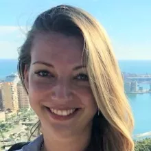 Sina Bingold lächelt in die Kamera