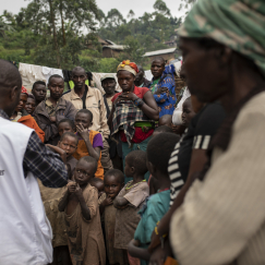 Ärzte ohne Grenzen Teams leisten gesundheitliche Aufkllärung und Hilfe in der Demokratischen Republik Kongo