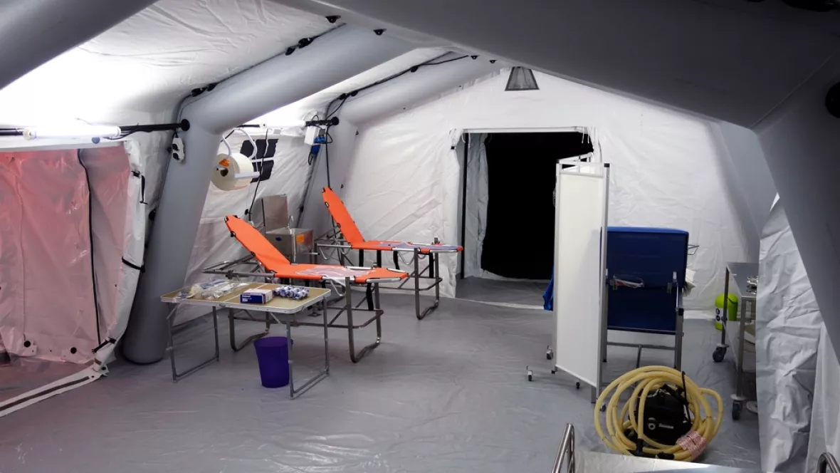 Der Operationssaal in der aufblasbaren Klinik