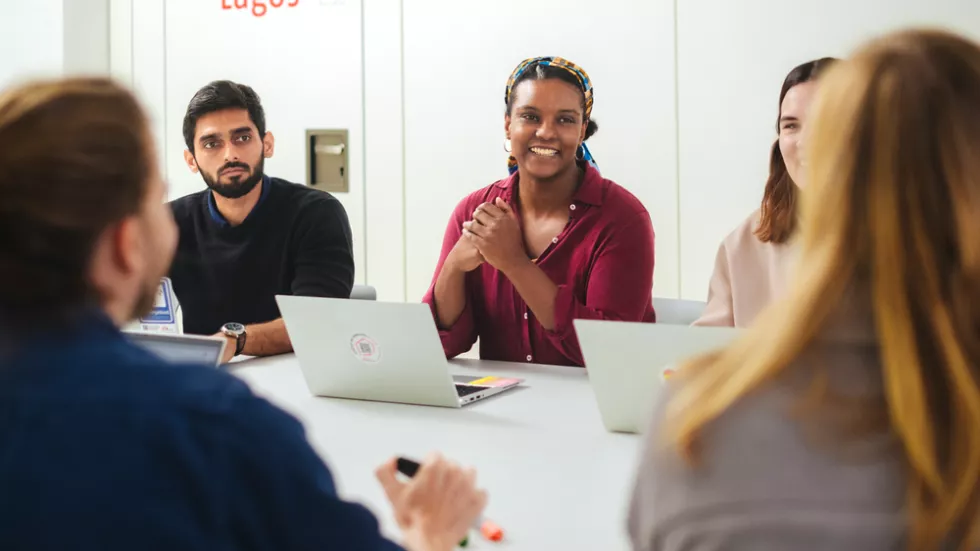 Ein Team-Meeting im Berliner Büro