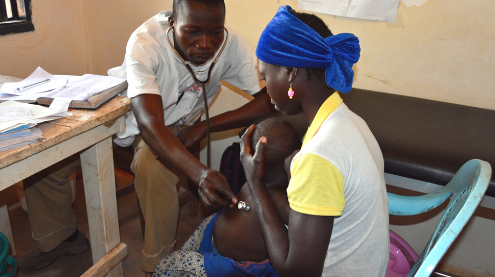 Zentralafrikanische Republik Mutter Kind internistische Untersuchung