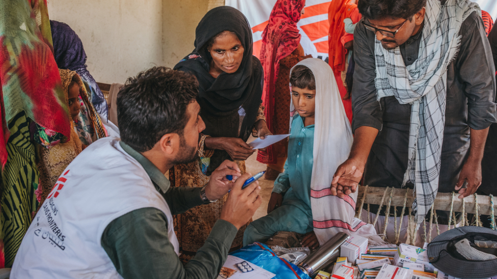 Fluten in Pakistan: Team leistet medizinische Hilfe