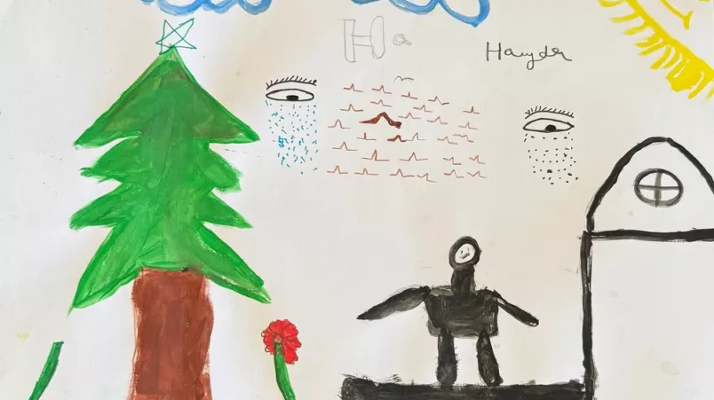 Kinderzeichnung: Eine Person zwischen Baum und Haus, darüber weinende Augen