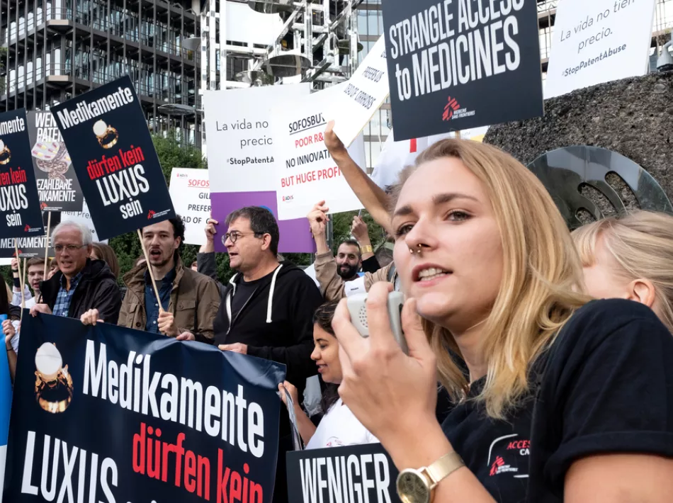 Gruppe von Protestierenden für bezahlbare Medikamente.