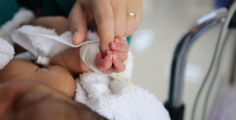 Neugeborenes im Al Jamhouri Krankenhaus Jemen