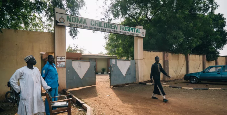 Der Eingang des Noma-Kinderkrankenhauses in Sokoto, im Nord-Westen Nigerias
