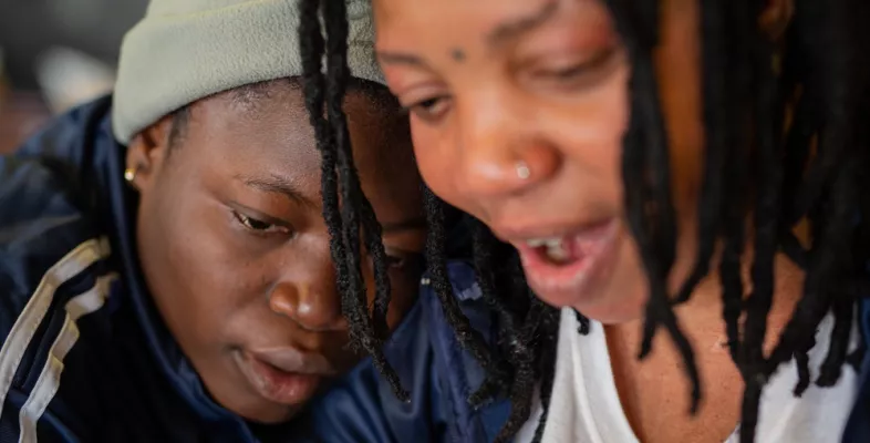 Zwei Frauen gerettet aus Seenot an Bord der Geo Barents