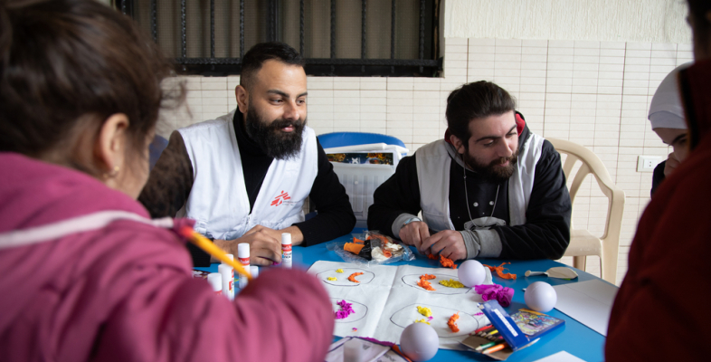 Südlibanon: Ein Teil unseres mobilen Teams und Kinder