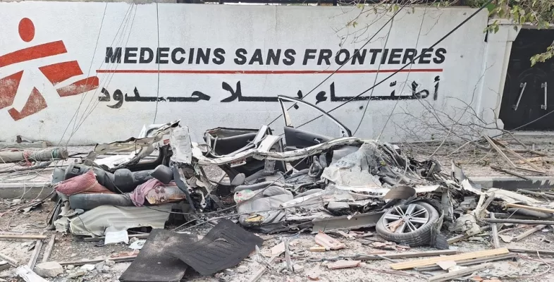 Zerstörte Fahrzeuge unseres Konvois in Gaza.