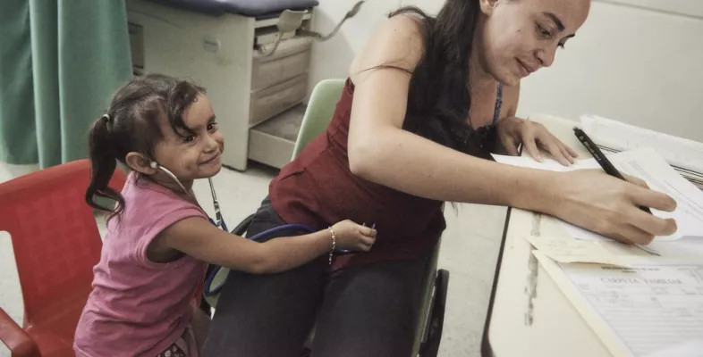 Mutter und Kind in unserer Klinik in Choloma, Honduras