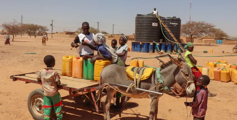 Burkina Faso: Auslieferung von Wasser in Djibou