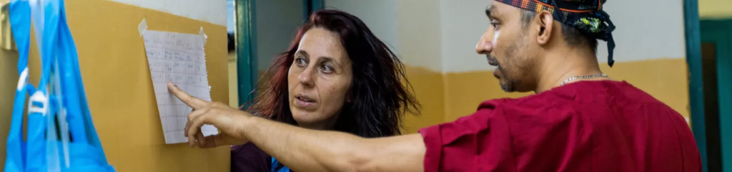 OP-Team bespricht sich in unserer Klinik in Khartoum, Sudan