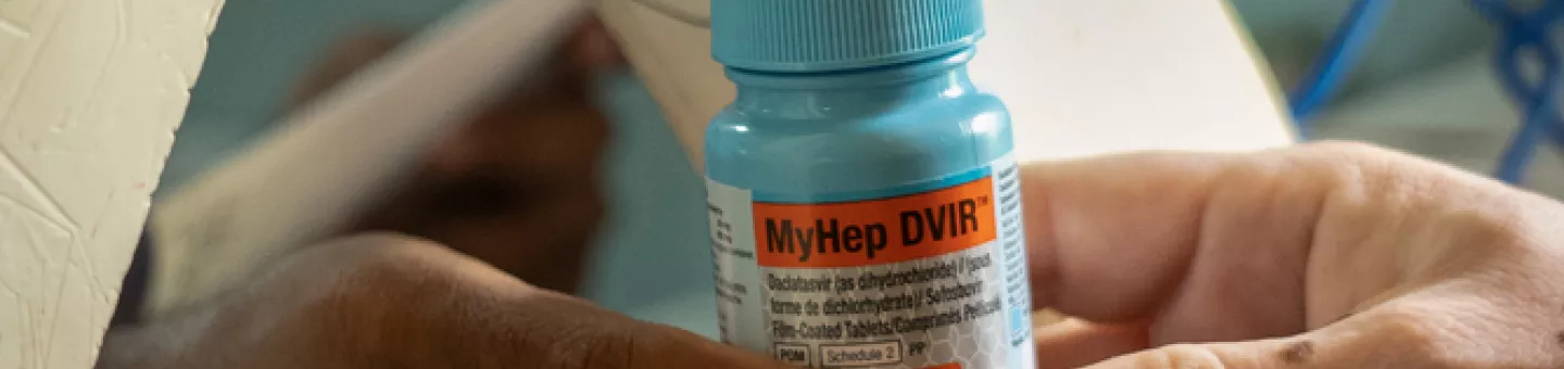 Im Geflüchteten Camp Cox Bazar in Bangladesch behandeln wir Menschen mit Hepatits C.