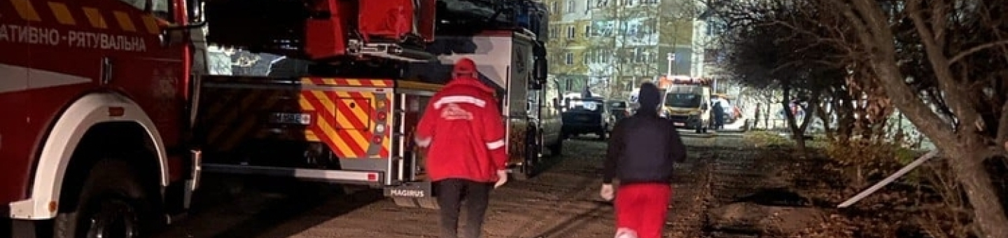 Nothilfe nach russischem Luftangriff auf die Stadt Sumy (Ukraine) Nothilfe nach russischem Luftangriff auf die Stadt Sumy (Ukraine)