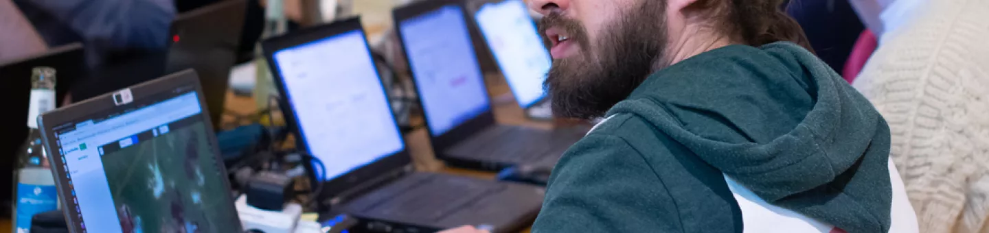Mitarbeiter*innen beim ersten Mapathon.