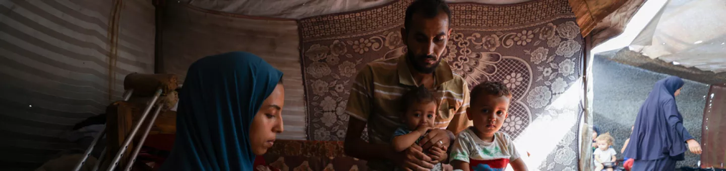Die Lebensbedingungen im Gazastreifen machen krank. Eine Familie in einem Zelt