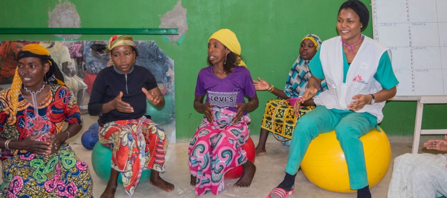 Patientinnen während ihrer Rehabilitation im Regionalkrankenhaus in Jahun, Nigeria