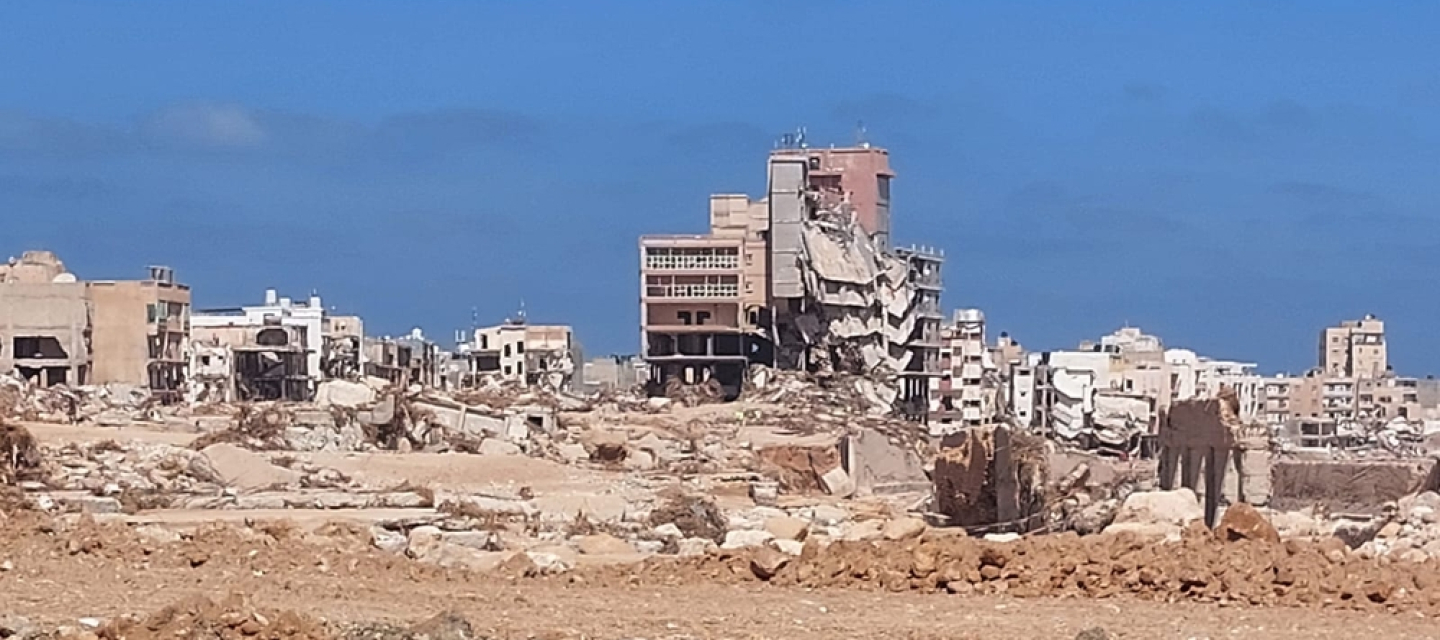 Darna nach den Überschwemmungen Zu sehen ist die Stadt Darna im Osten Libyens, welche besonders schwer von den Überschwemmungen getroffen wurde.
