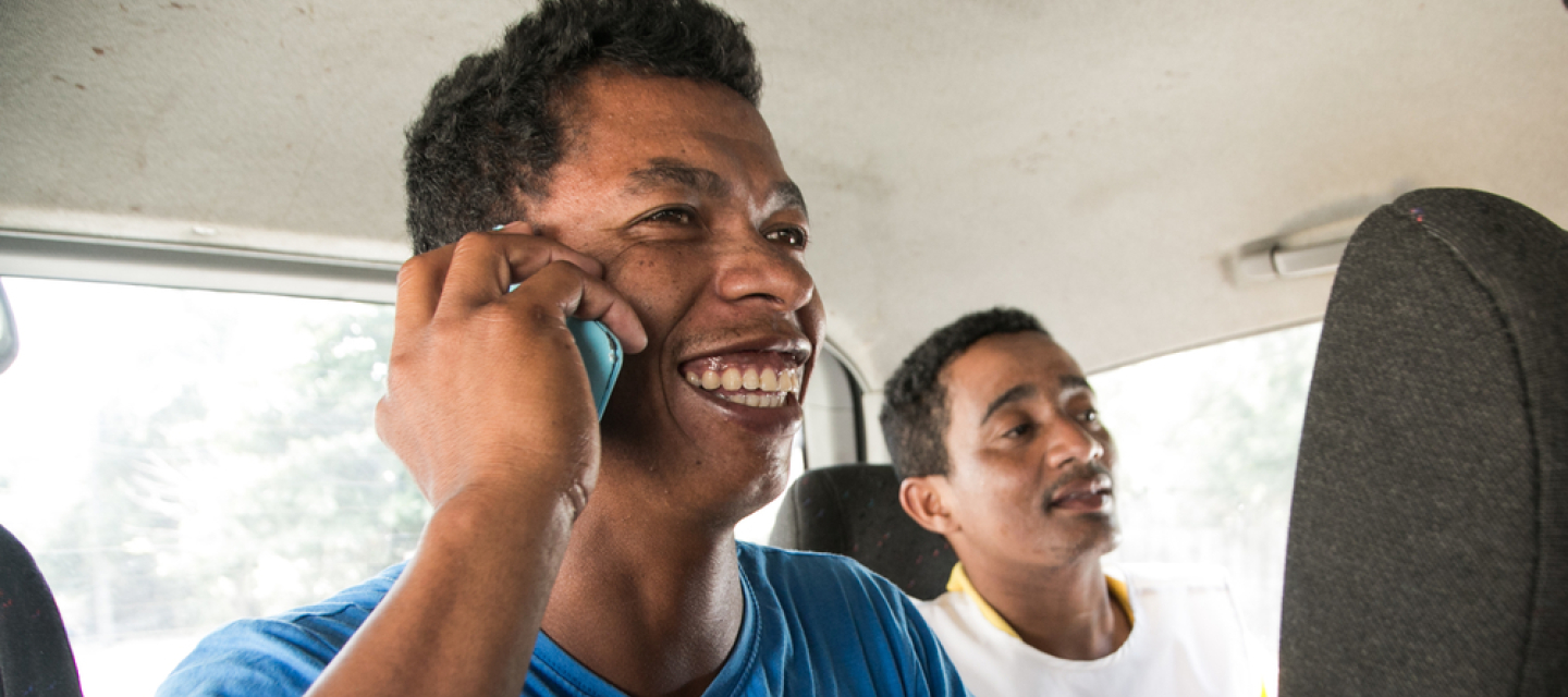 TOAMASINA, MADAGASCAR - Andrinjaka RAFAMANTANANTSOA (left), 28, was just released from the plague triage and treatment centre where had been cared for since 11 October. ANDRINJAKA is a mason. Due to fears of being rejected by his boss and his coworkers, he has asked the MSF Health Promoters to come with him to his workplace in order to meet them and explain them that he’s no longer a danger to his team. ANDRINJAKA greets them one last time. TOAMASINA, MADAGASCAR - Andrinjaka RAFAMANTANANTSOA (left), 28, was just released from the plague triage and treatment centre where had been cared for since 11 October. ANDRINJAKA is a mason. Due to fears of being rejected by his boss and his coworkers, he has asked the MSF Health Promoters to come with him to his workplace in order to meet them and explain them that he’s no longer a danger to his team. ANDRINJAKA greets them one last time.