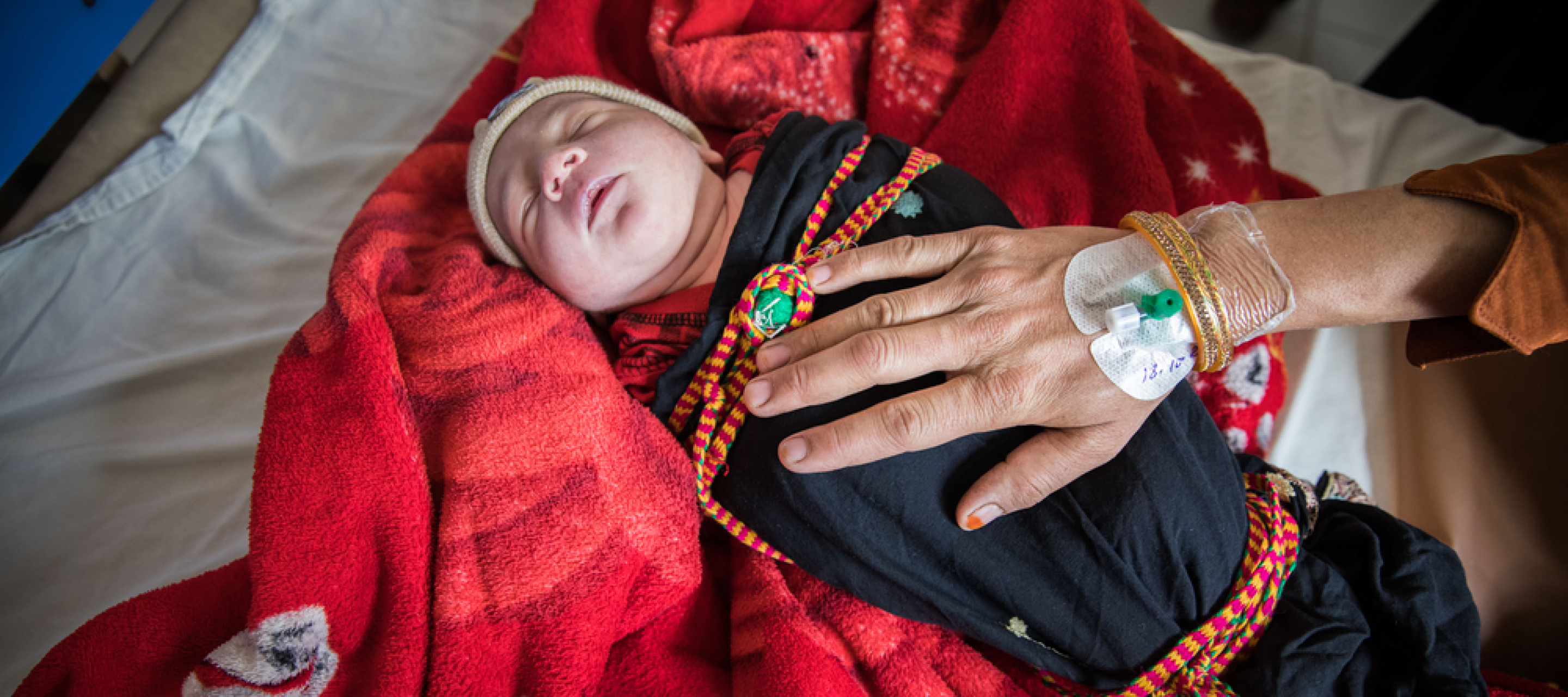 Neugeborenes Kind in Chost, Afghanistan